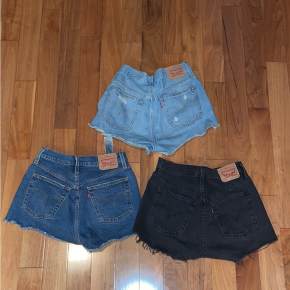 Levi’s 501 Jean shorts
All size 27 - Picture 4 of 5